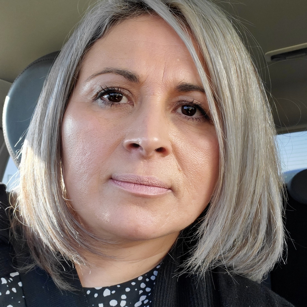 Meet your Posher, Yanira